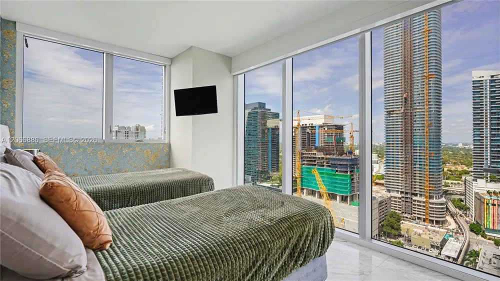1300 Brickell Bay Dr #3102 Miami, FL 33131