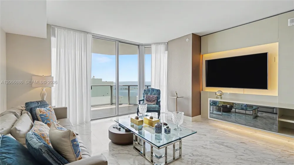 1300 Brickell Bay Dr #3102 Miami, FL 33131