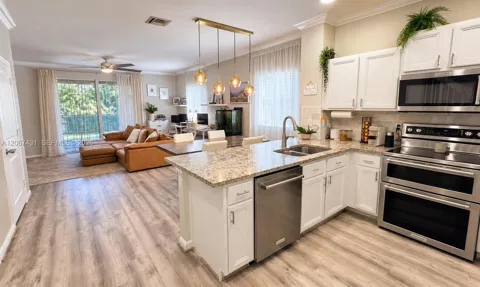 1127 Vermilion Dr