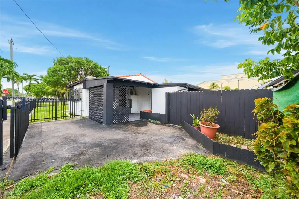 3500 NW 1st St #A Miami, FL 33125