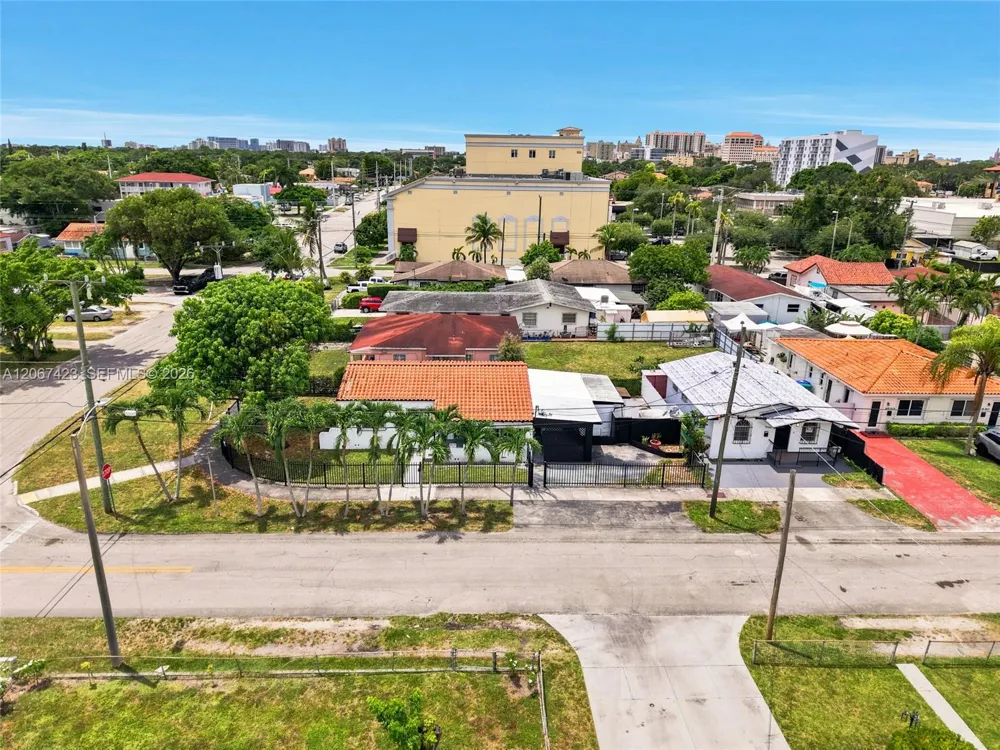 3500 NW 1st St #A Miami, FL 33125