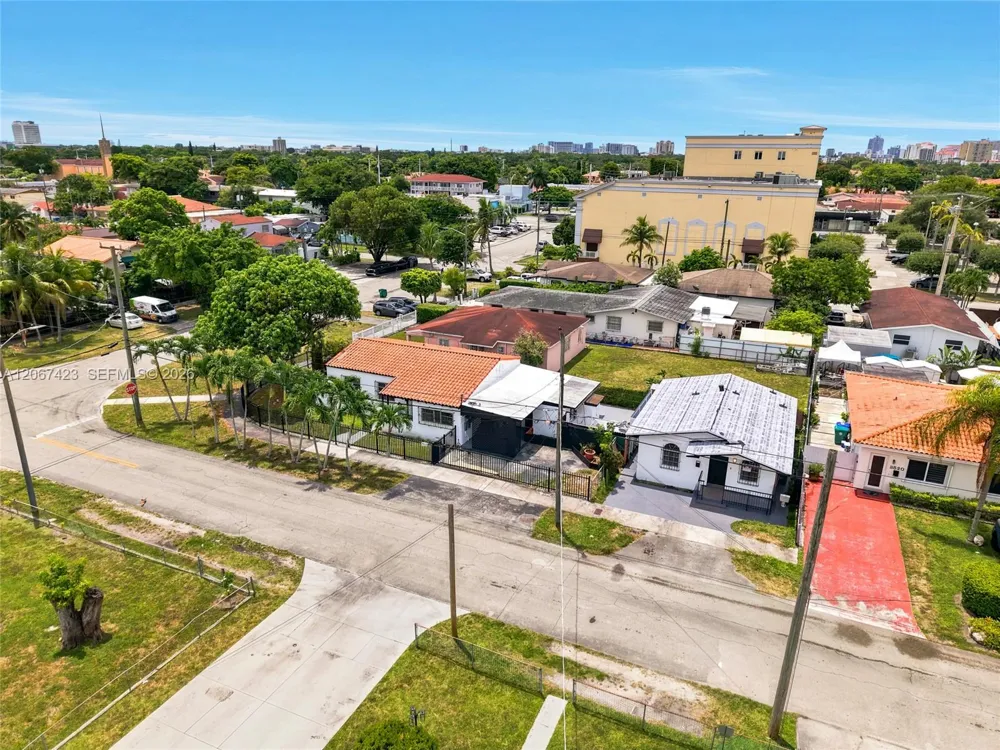3500 NW 1st St #A Miami, FL 33125