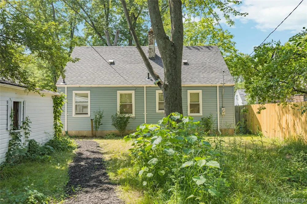 17624 Winston Street Detroit City, MI 48219