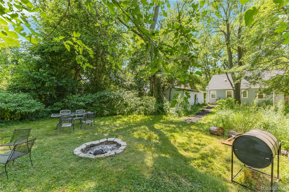 17624 Winston Street Detroit City, MI 48219