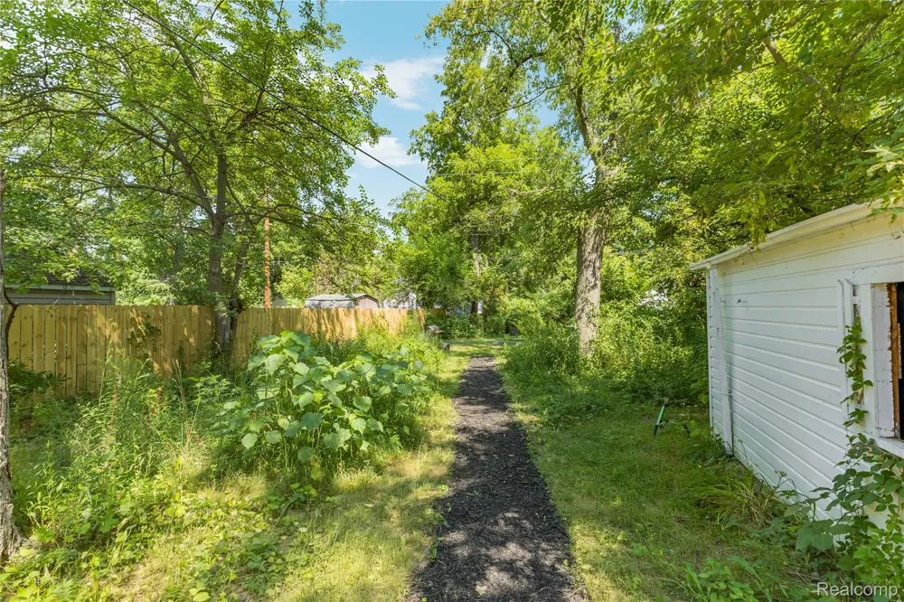 17624 Winston Street Detroit City, MI 48219