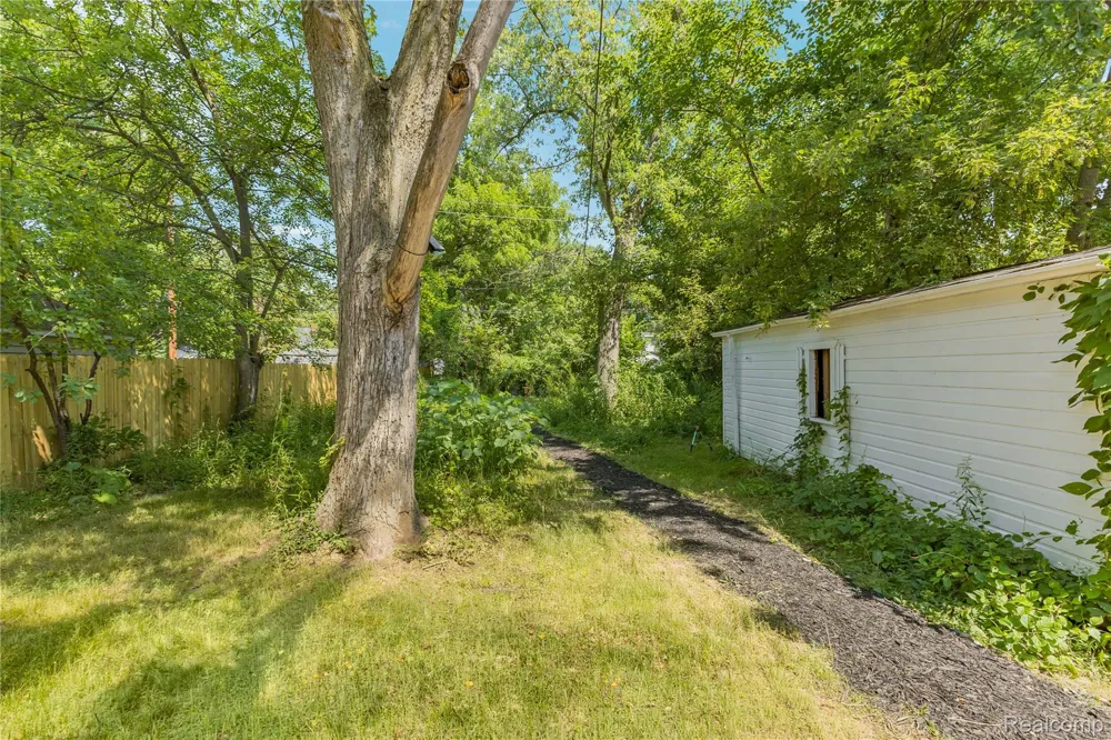 17624 Winston Street Detroit City, MI 48219