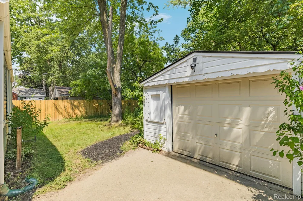 17624 Winston Street Detroit City, MI 48219