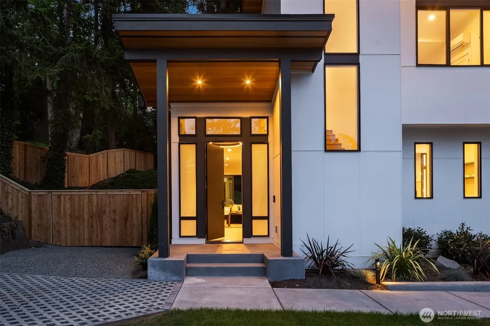 1208 211th Place Sammamish, WA 98074
