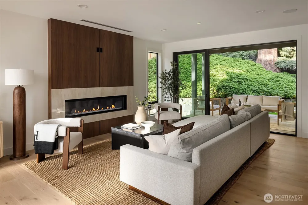 1208 211th Place Sammamish, WA 98074