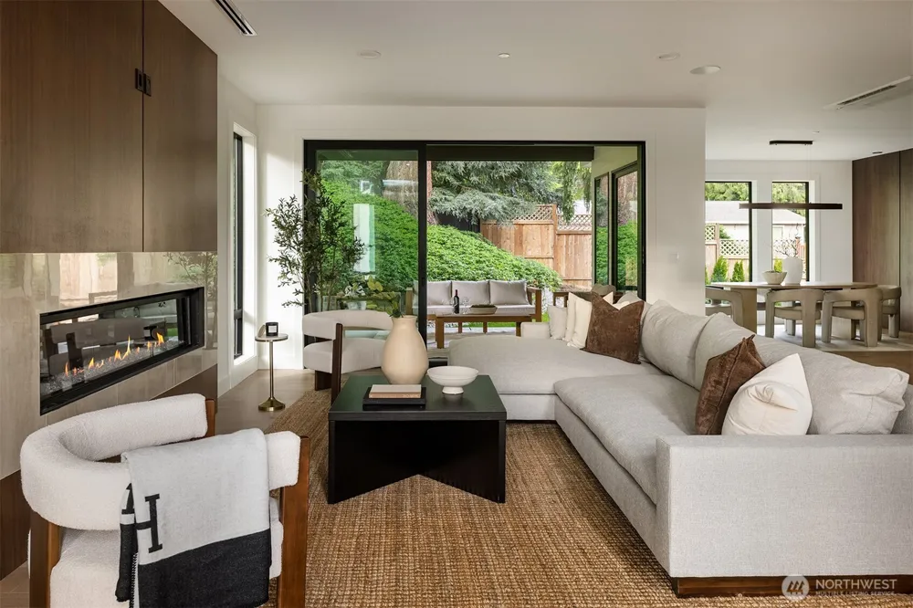 1208 211th Place Sammamish, WA 98074