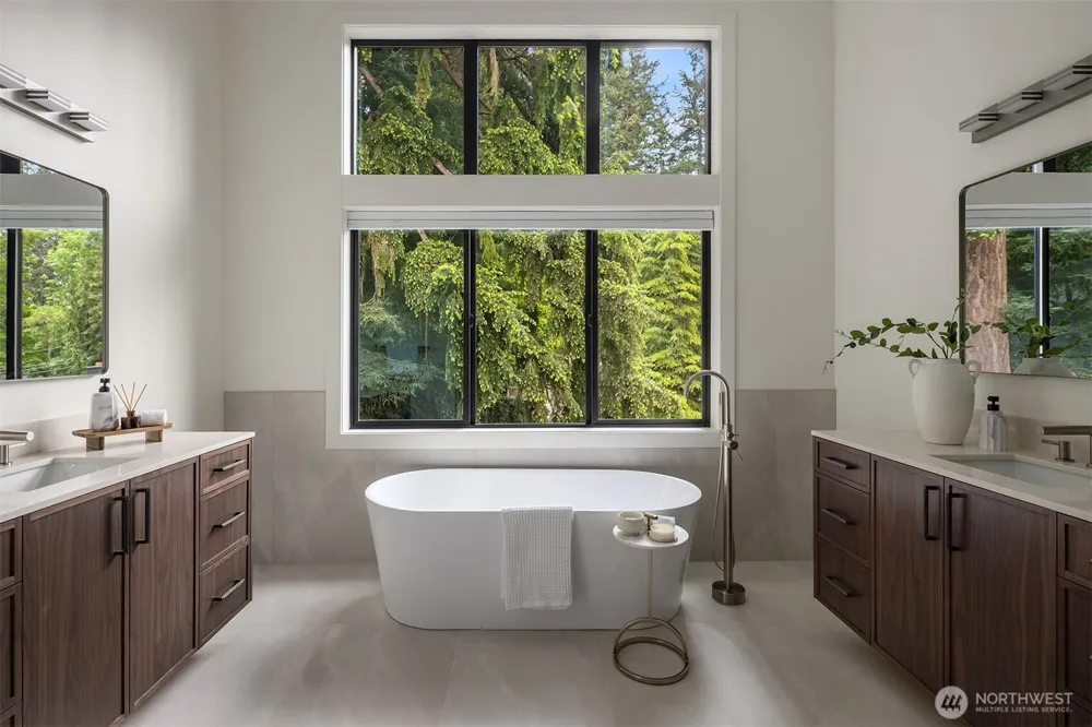 1208 211th Place Sammamish, WA 98074