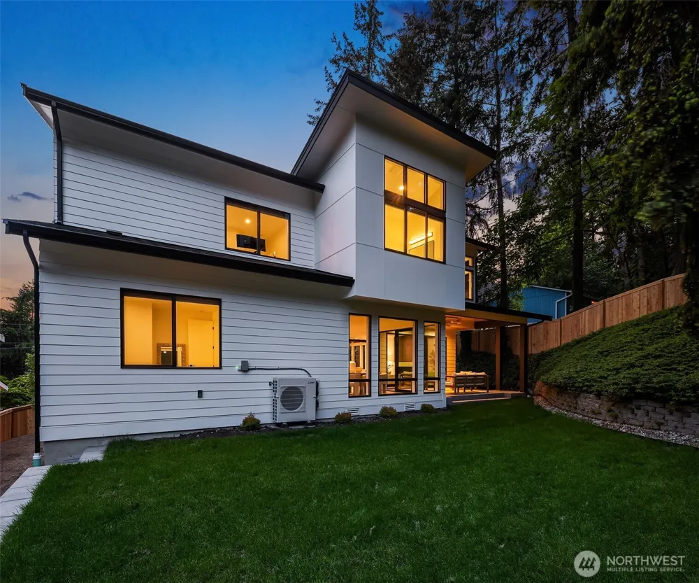 1208 211th Place Sammamish, WA 98074