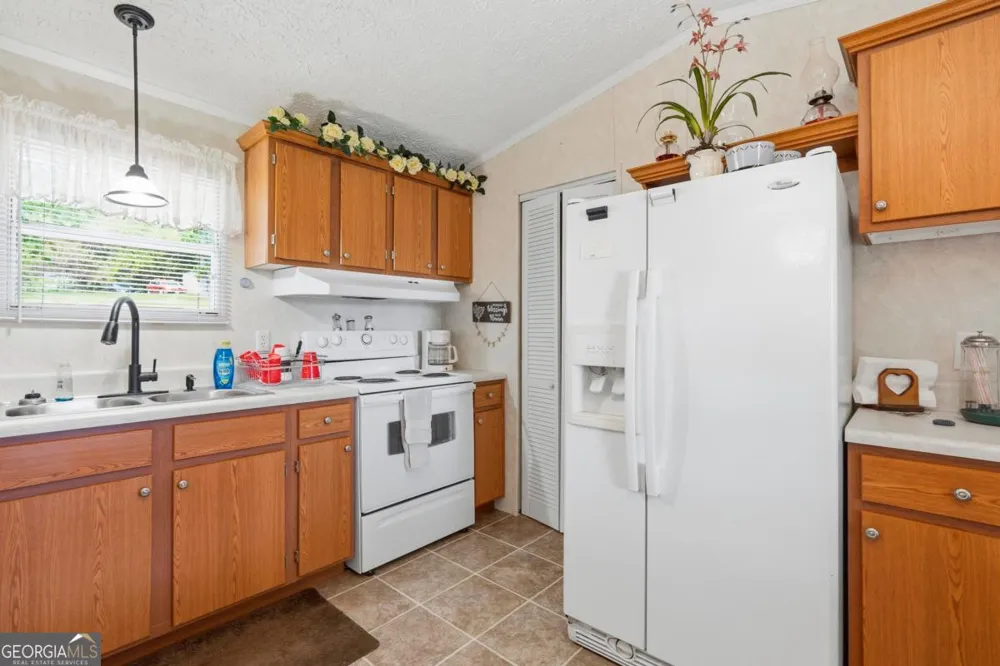 200 Possum Point DR Eatonton, GA 31024