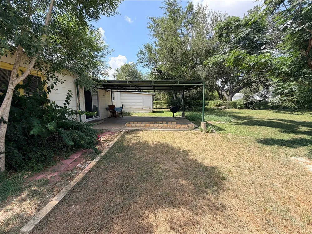 10420 Sixth Street Pettus, TX 78146