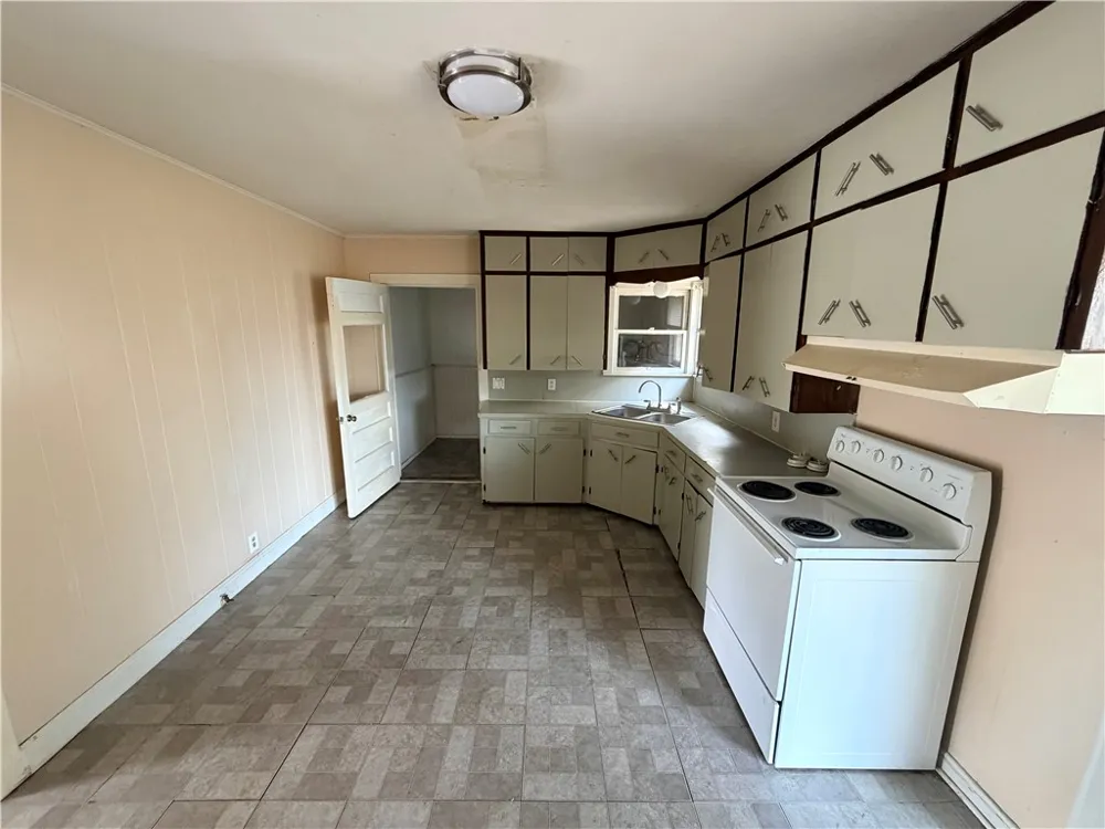 10420 Sixth Street Pettus, TX 78146