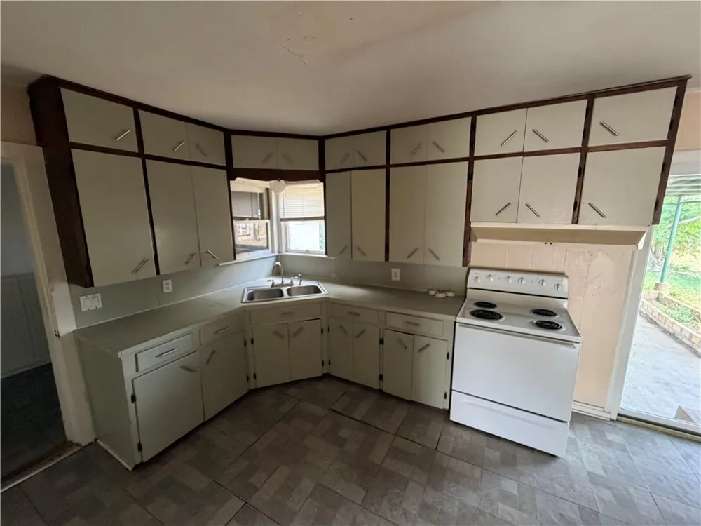 10420 Sixth Street Pettus, TX 78146