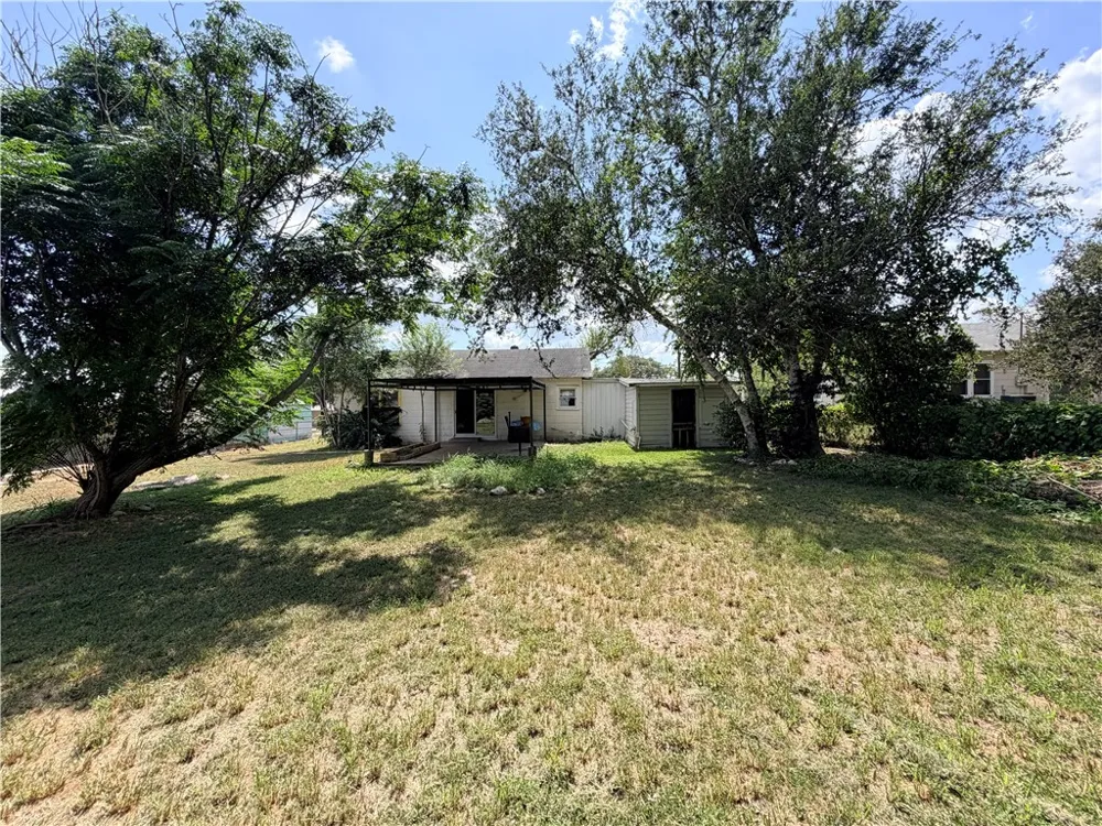 10420 Sixth Street Pettus, TX 78146