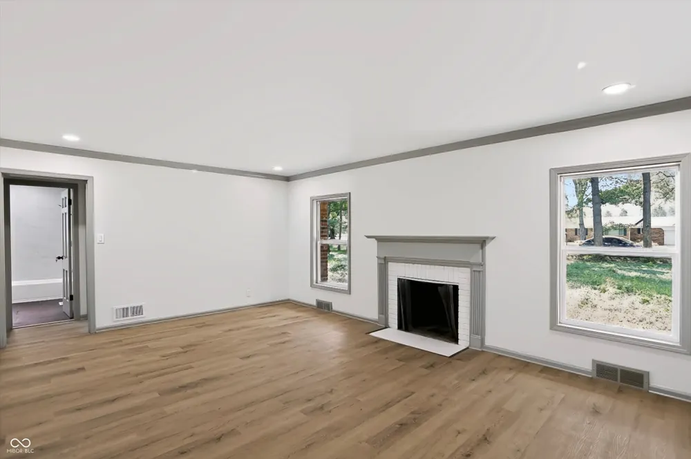 10465 Woodlawn Drive Carmel, IN 46280