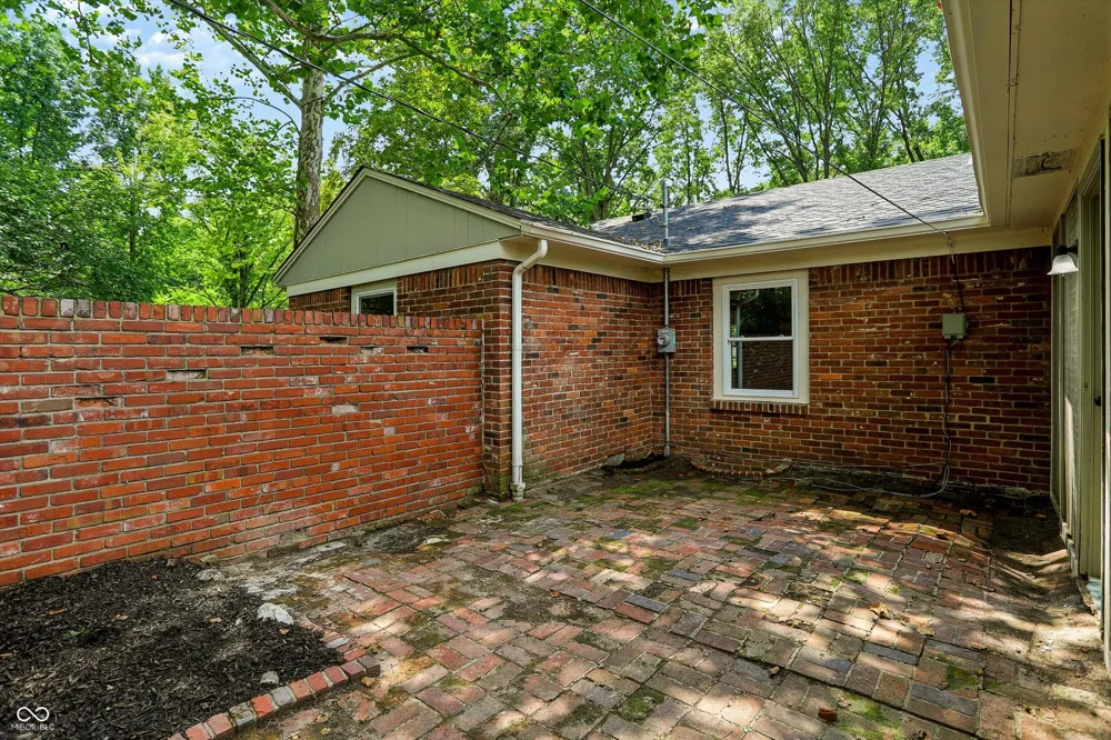 10465 Woodlawn Drive Carmel, IN 46280
