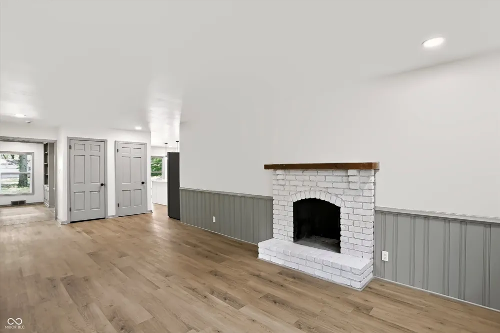 10465 Woodlawn Drive Carmel, IN 46280