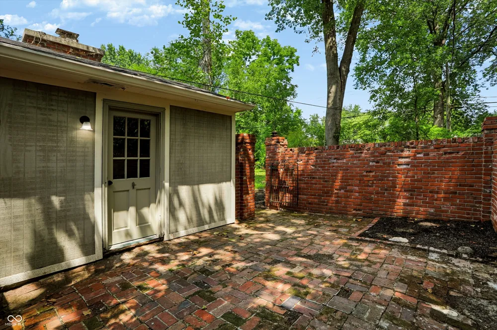 10465 Woodlawn Drive Carmel, IN 46280