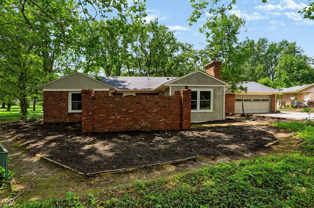 10465 Woodlawn Drive Carmel, IN 46280