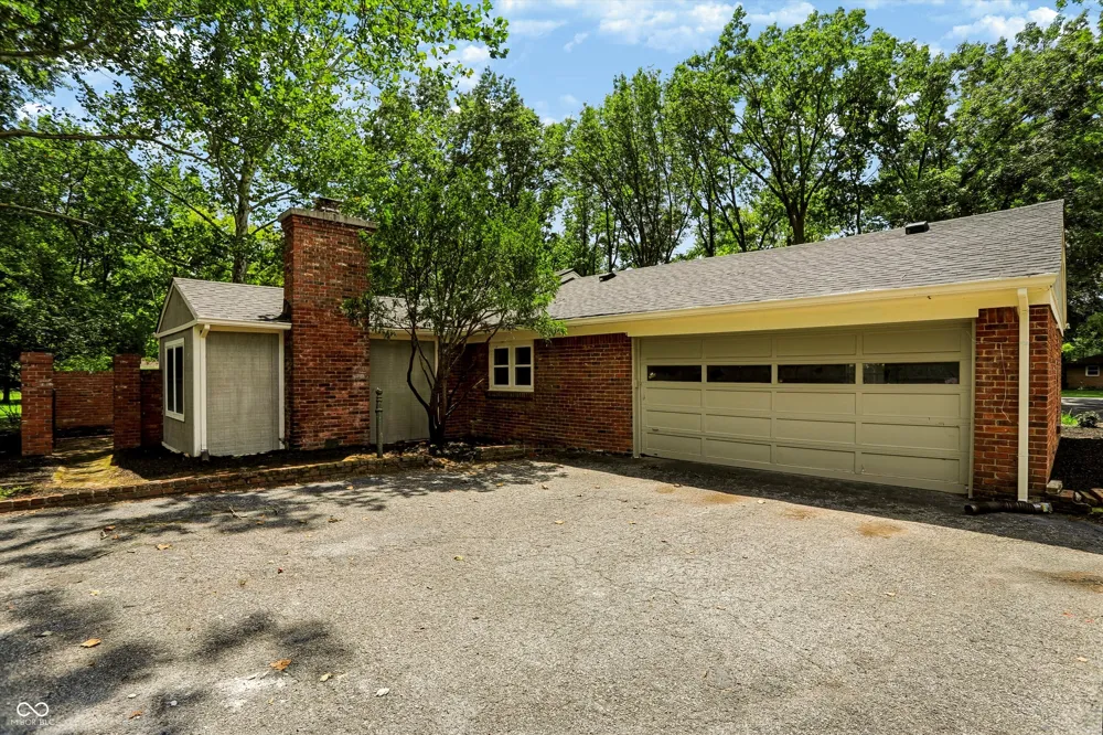 10465 Woodlawn Drive Carmel, IN 46280