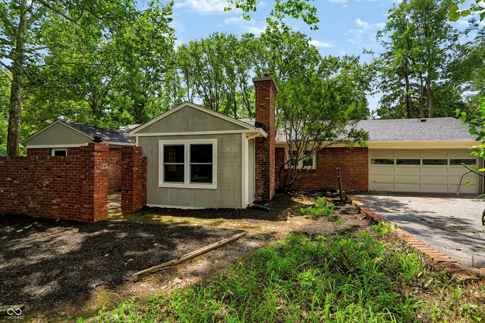 10465 Woodlawn Drive Carmel, IN 46280