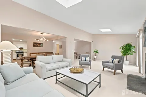 137 Redpine Loop