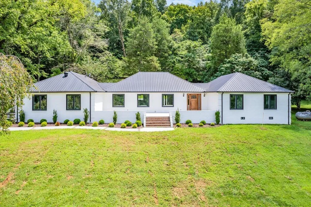 158 County Road 677 Bryant, AL 35958