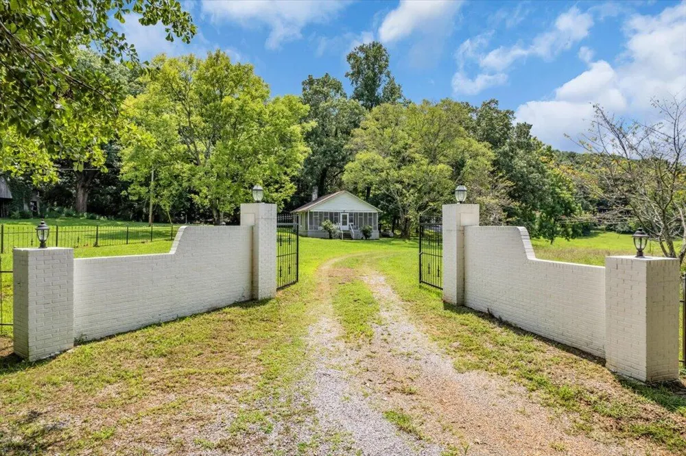 158 County Road 677 Bryant, AL 35958