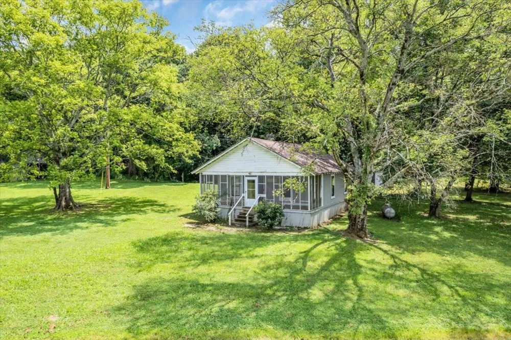 158 County Road 677 Bryant, AL 35958