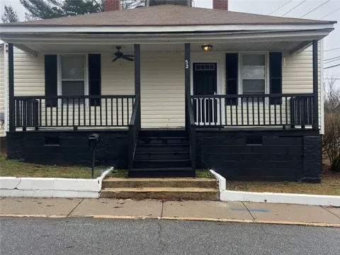 52 Ivy Street