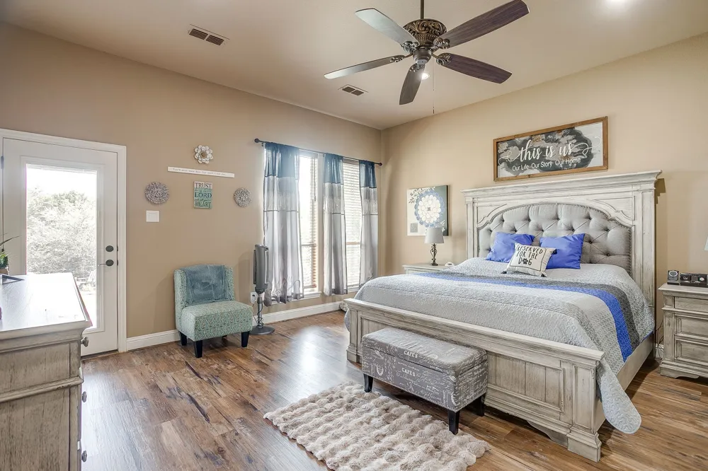8401 Fullerton Drive Cleburne, TX 76033