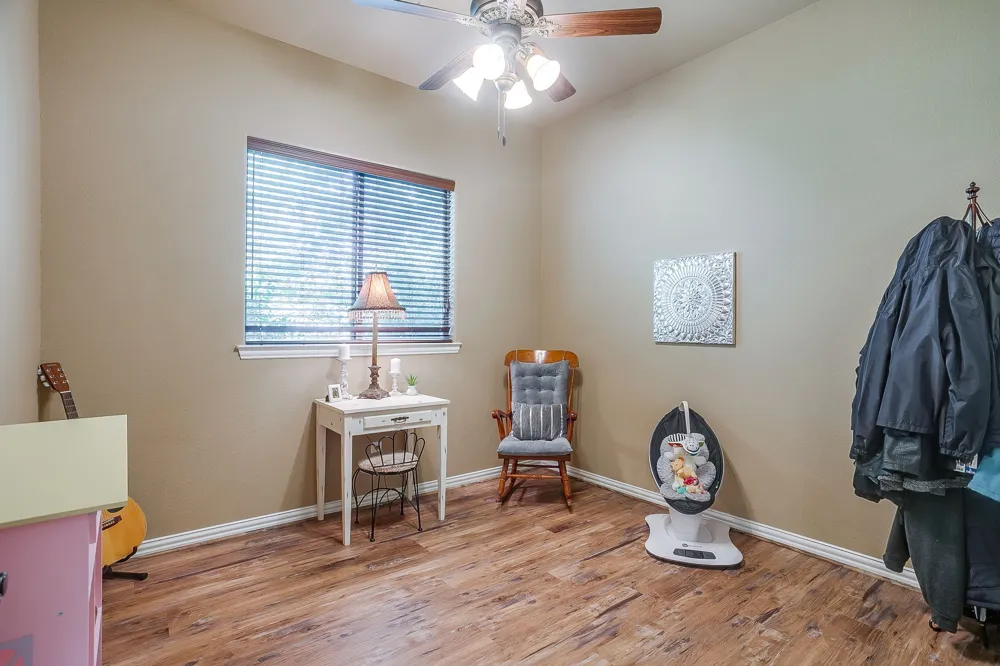 8401 Fullerton Drive Cleburne, TX 76033