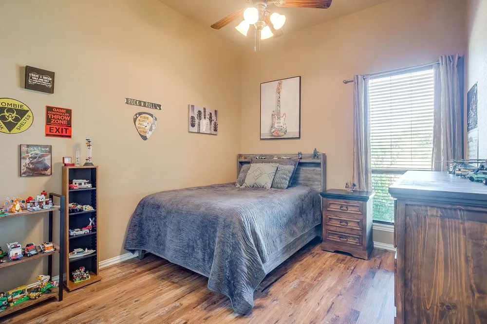 8401 Fullerton Drive Cleburne, TX 76033