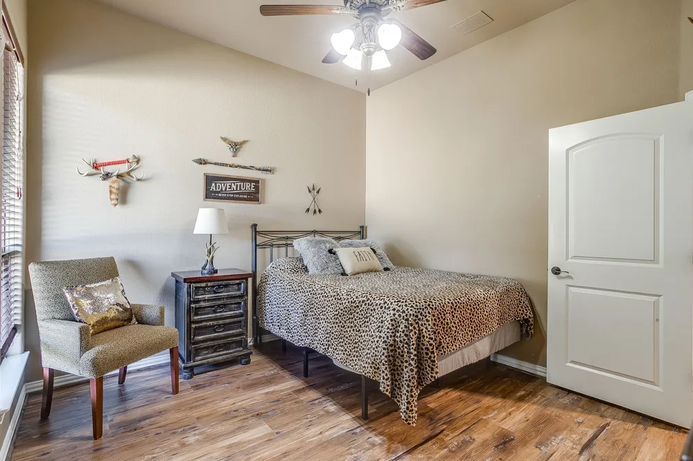 8401 Fullerton Drive Cleburne, TX 76033