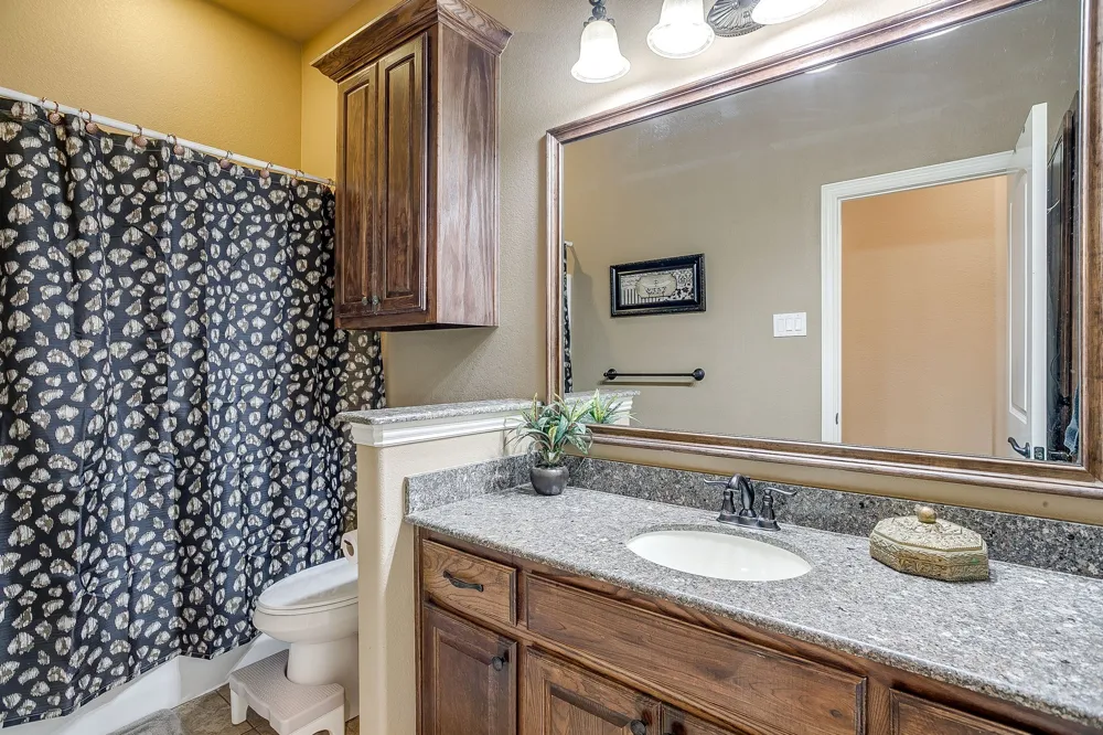 8401 Fullerton Drive Cleburne, TX 76033