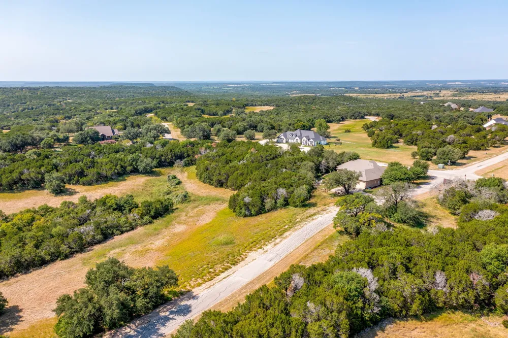 8401 Fullerton Drive Cleburne, TX 76033