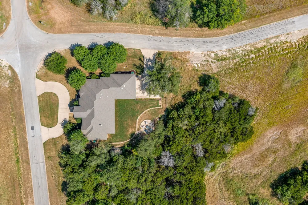 8401 Fullerton Drive Cleburne, TX 76033