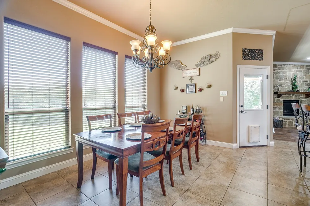 8401 Fullerton Drive Cleburne, TX 76033