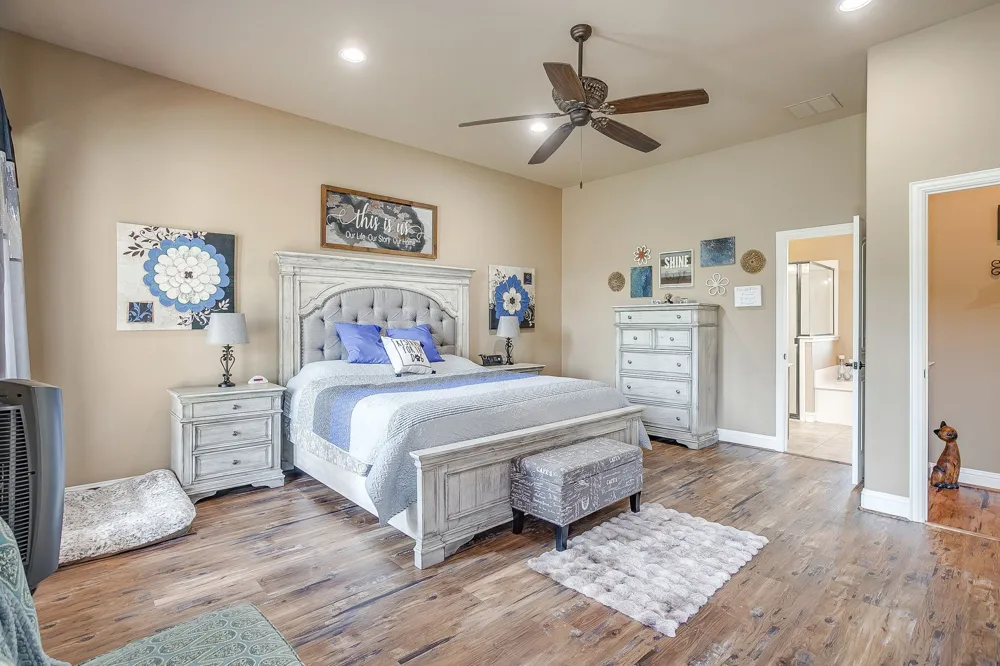 8401 Fullerton Drive Cleburne, TX 76033
