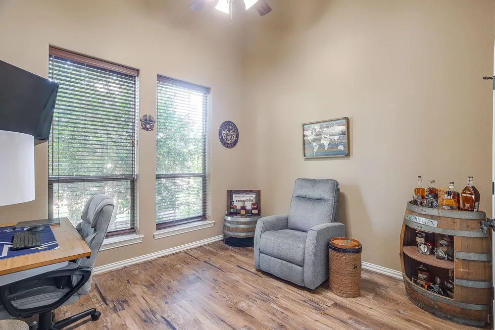 8401 Fullerton Drive Cleburne, TX 76033