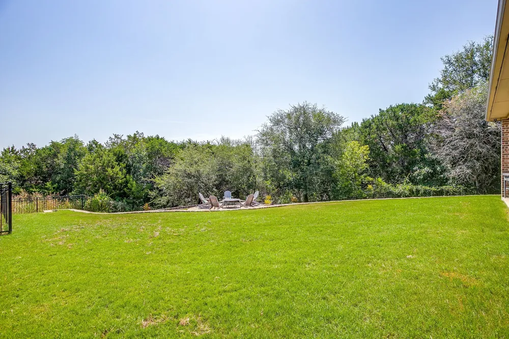 8401 Fullerton Drive Cleburne, TX 76033