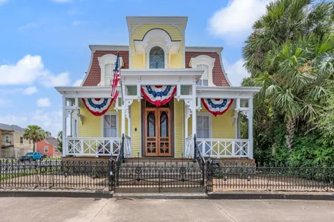 1301 Broadway Street