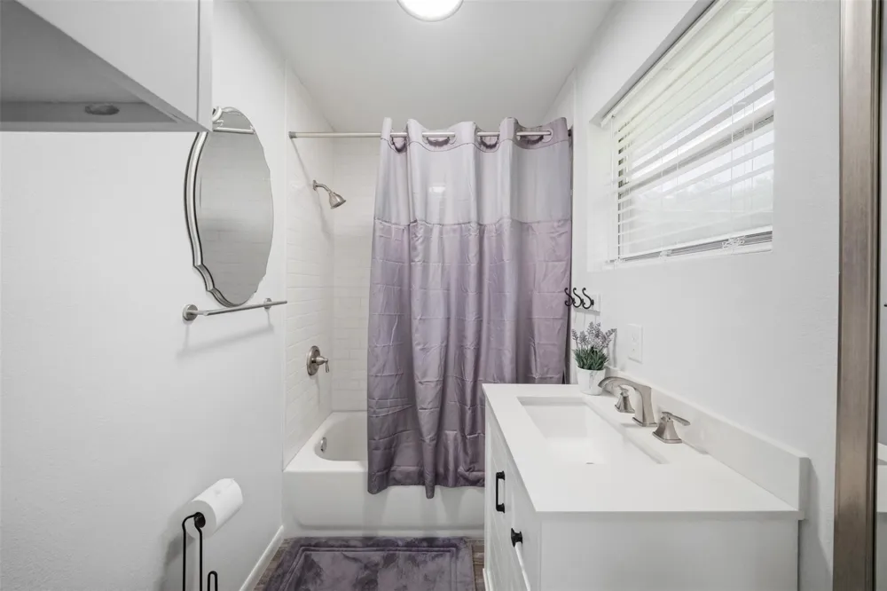 415 W Decherd Street Franklin, TX 77856