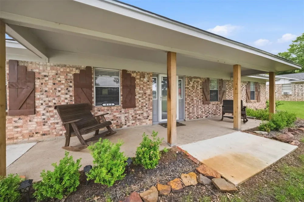 415 W Decherd Street Franklin, TX 77856