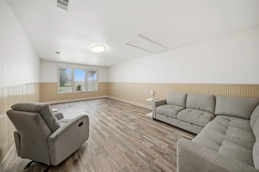 415 W Decherd Street Franklin, TX 77856