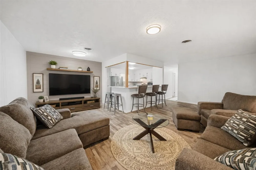 415 W Decherd Street Franklin, TX 77856