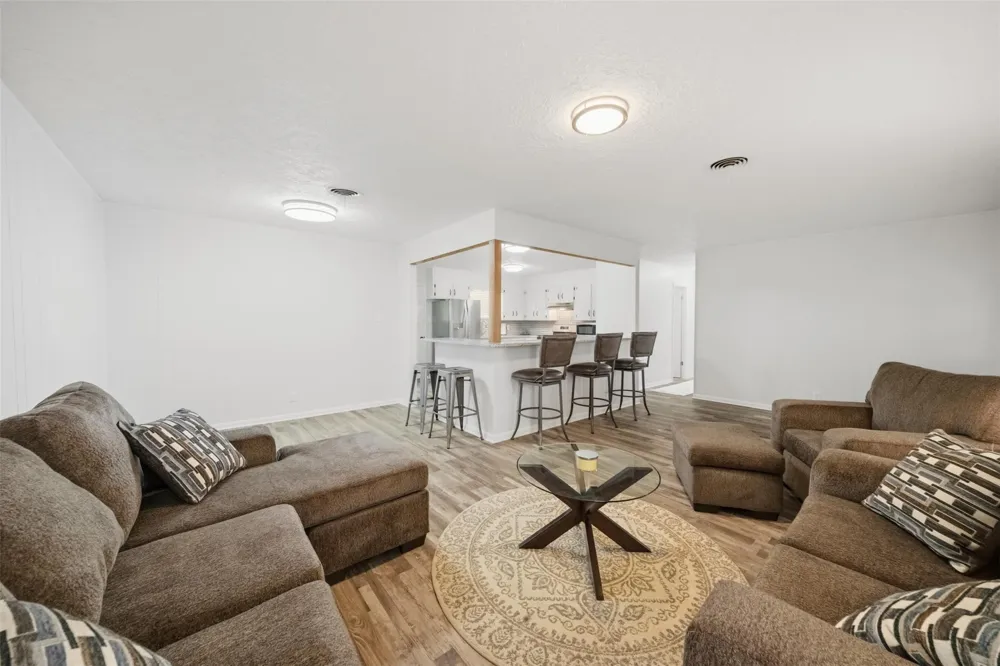 415 W Decherd Street Franklin, TX 77856